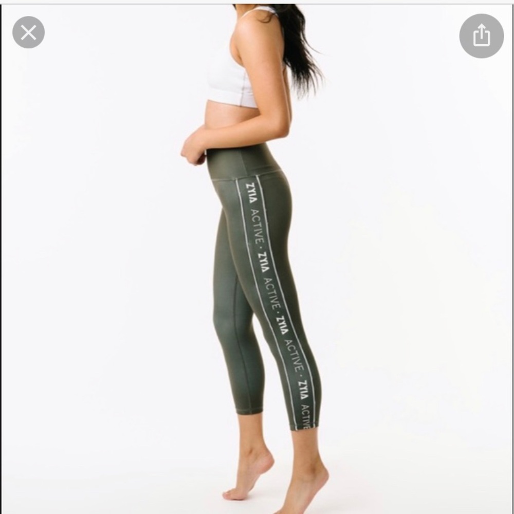 Zyia olive green logo LNT